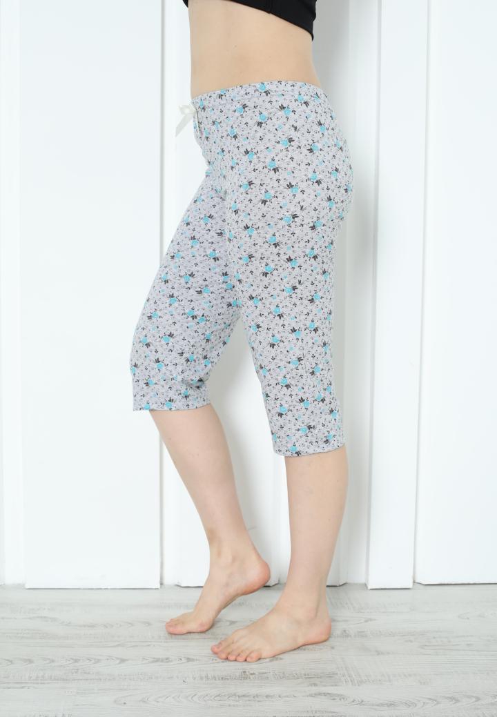 Pantaloni Pijama Damă Treisferturi cu Flori Albastre