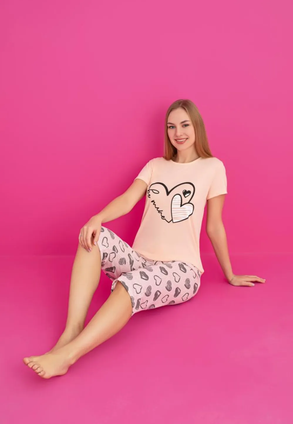 Pijama Damă – Set din Bumbac cu Inimioare, Mâneca Scurtă & Pantaloni 3/4 - 2
