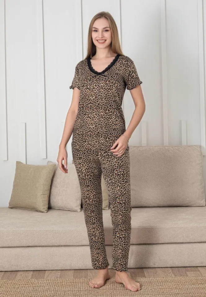 Pijama damă mânecă scurtă confortabilă – Leopard cu pantaloni lungi și dantelă