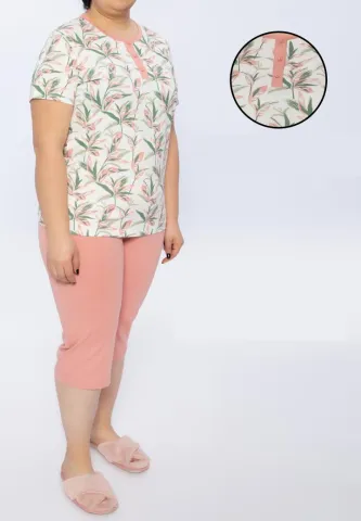 Pijama Dama Roz Bumbac – Mărimi Mari, Baza Gâtului și Detalii cu Flori