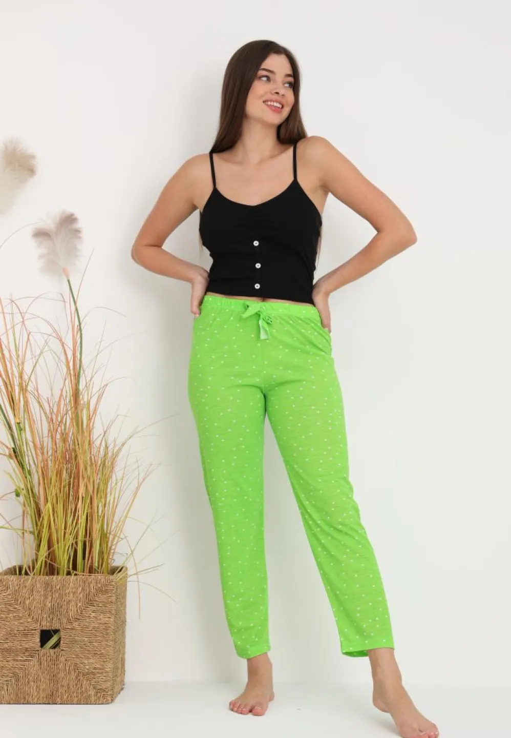 Pijamale Femei: Pantaloni Lungii cu Buline Verzi – Ideal pentru Relaxare - 1