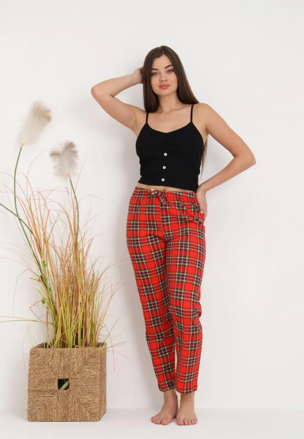 Pijamale Femei: Pantaloni Lungii cu Carouri Roșii – Relaxare și Eleganță - 4