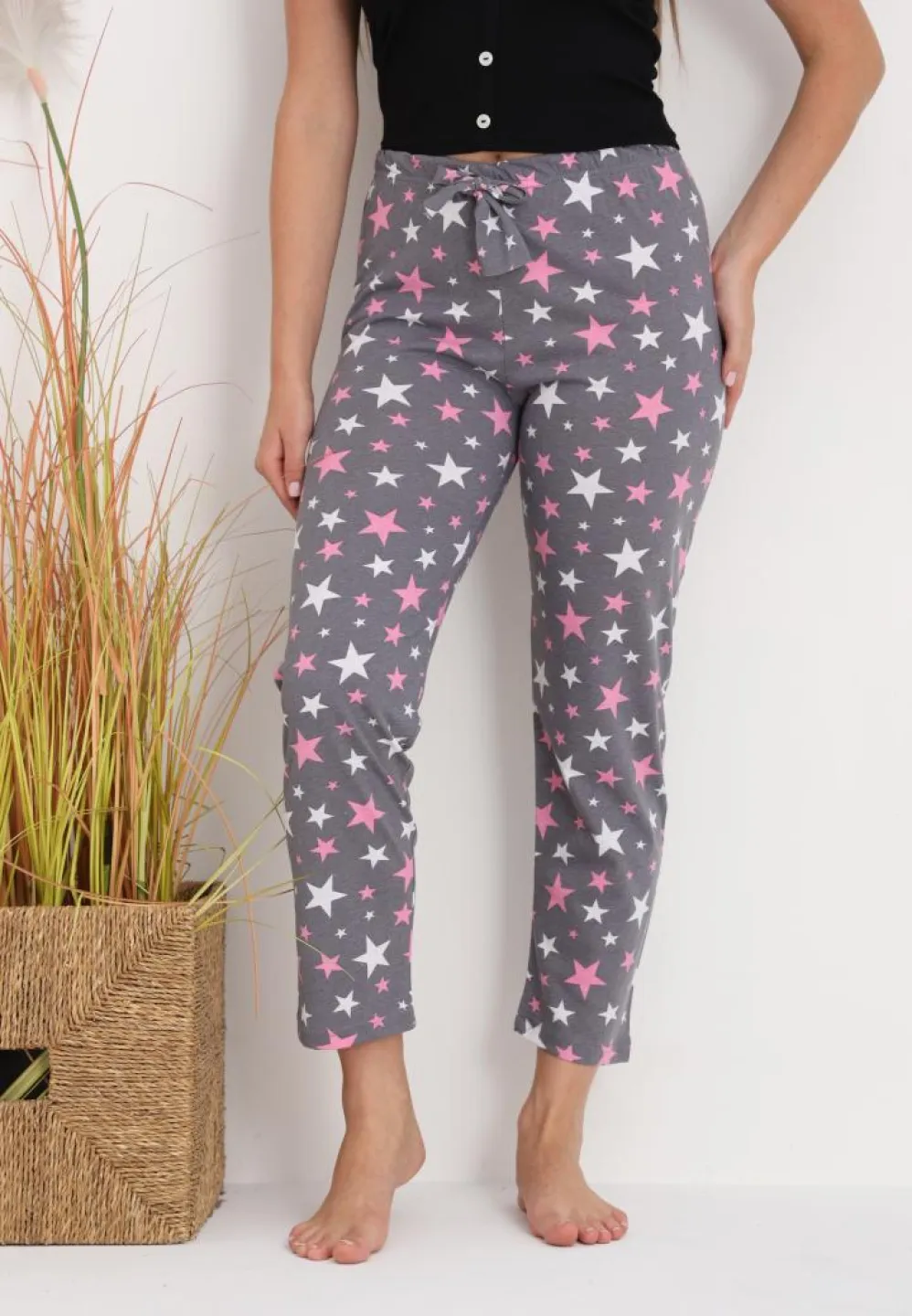 Pantaloni Damă pentru casă – Stil Cozy și Design cu steluțe gri închis - 3