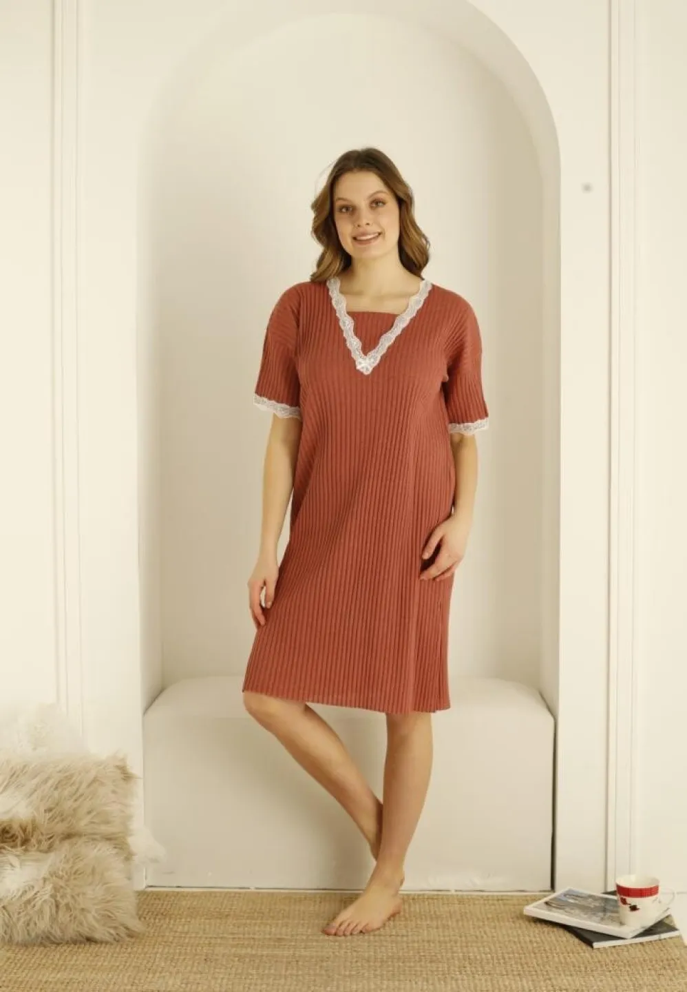 Rochie Plisată Dama cu Mâneci și Dantelă Elegantă la Gât - 1