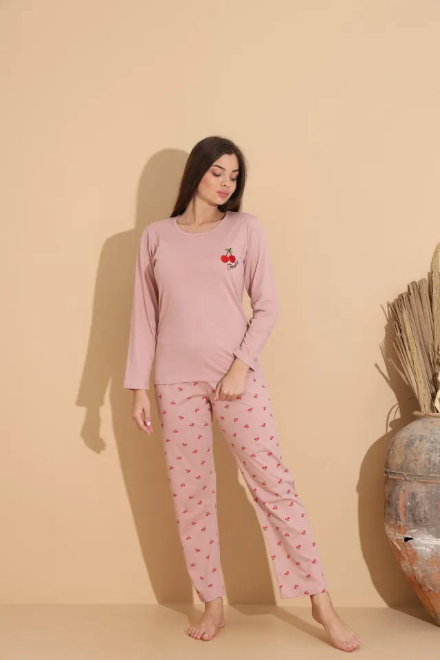 Pijama damă roz pal cu design cireșe și mesaj „FREEDOM” modern