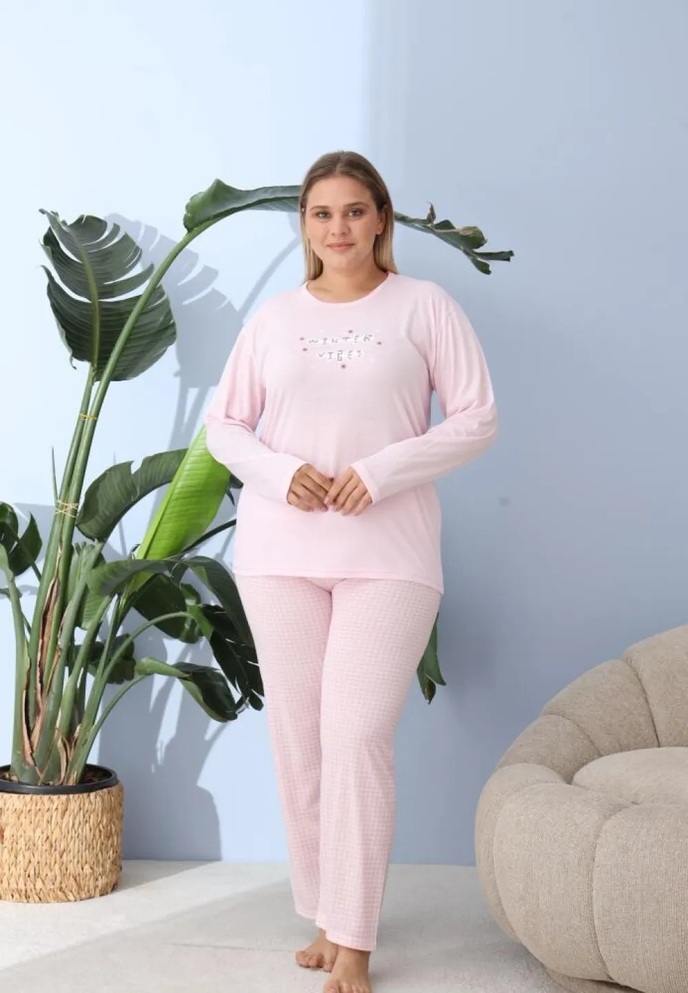 Pijama damă Big Size cu „WINTER VIBES”, pantaloni și mânecă lungă, roz - 2