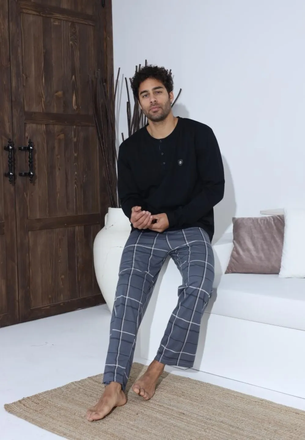 Pijama bărbați Negru, cu pantaloni lungi și mânecă lungă, cu nasturi - 4