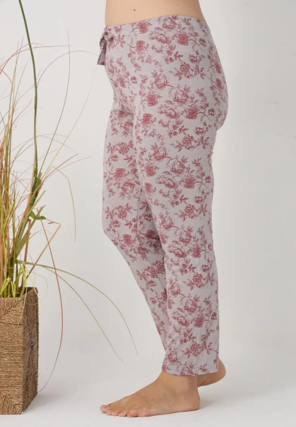 Pantaloni de pijama damă Big Size, model gri cu flori vișinii - 4