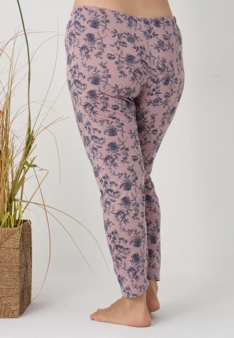 Pantaloni de pijama damă Big Size, model roz cu flori albastre - 3