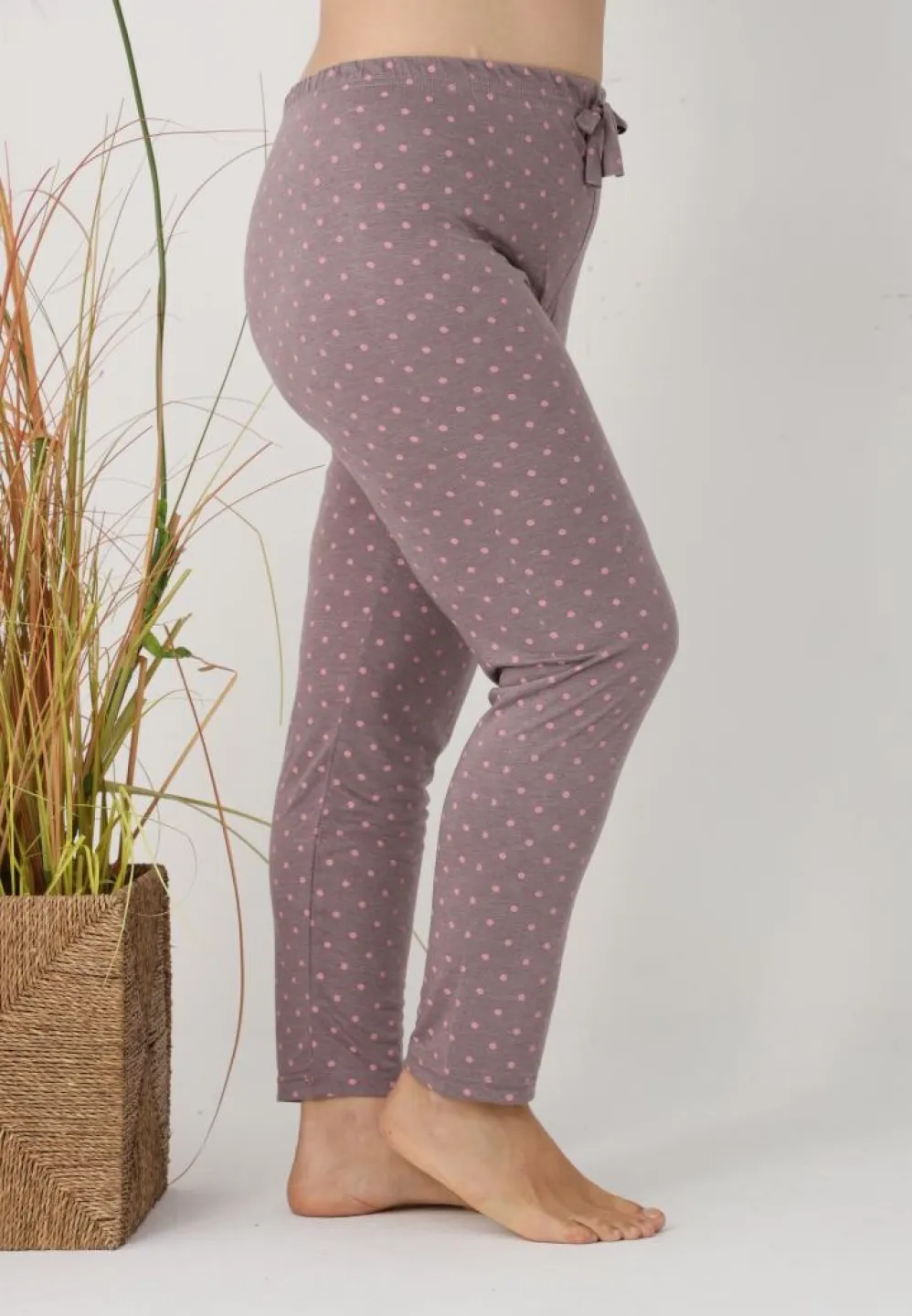 Pantaloni de pijama damă Big Size, model gri cu buline roz - 2