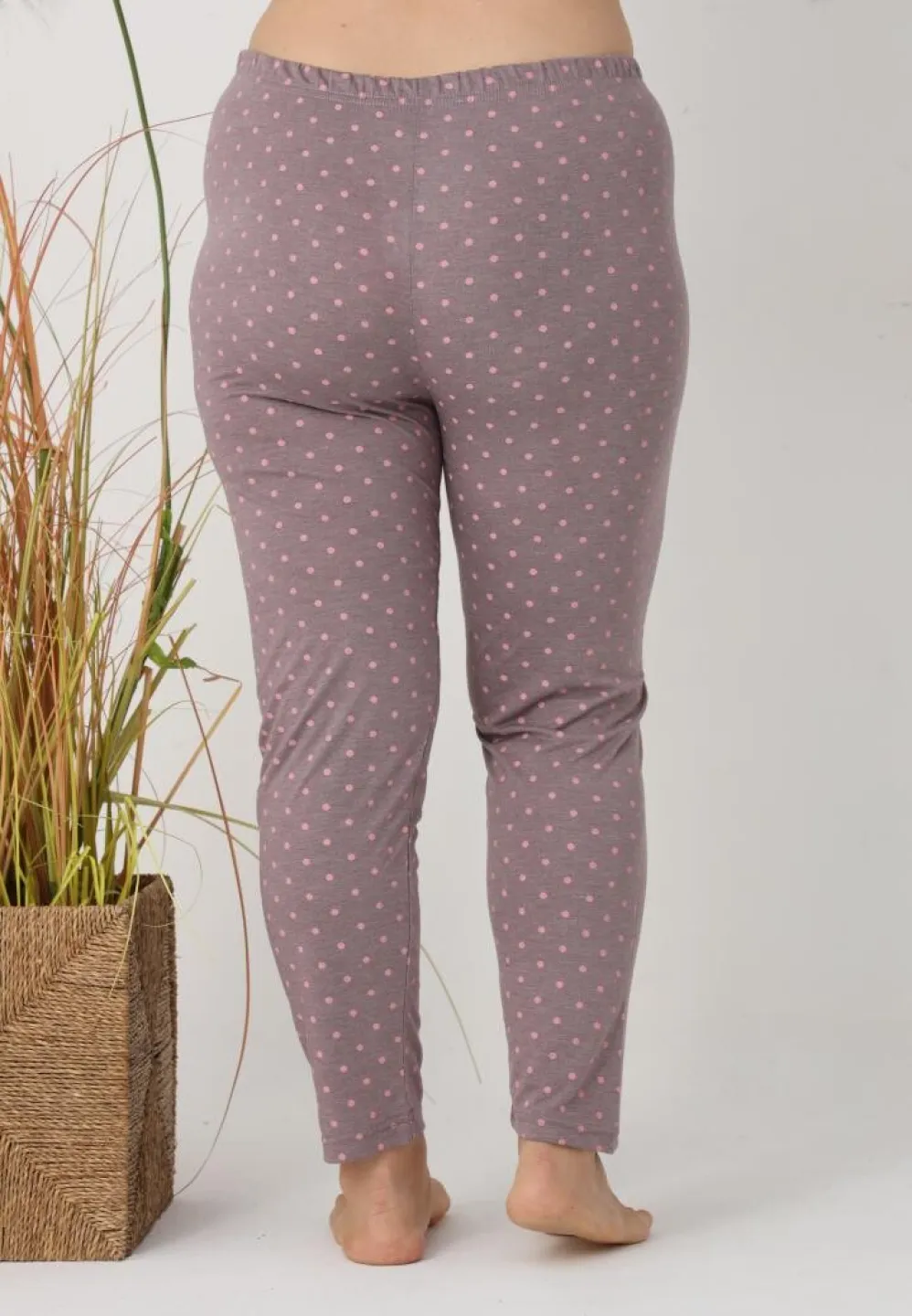 Pantaloni de pijama damă Big Size, model gri cu buline roz - 3