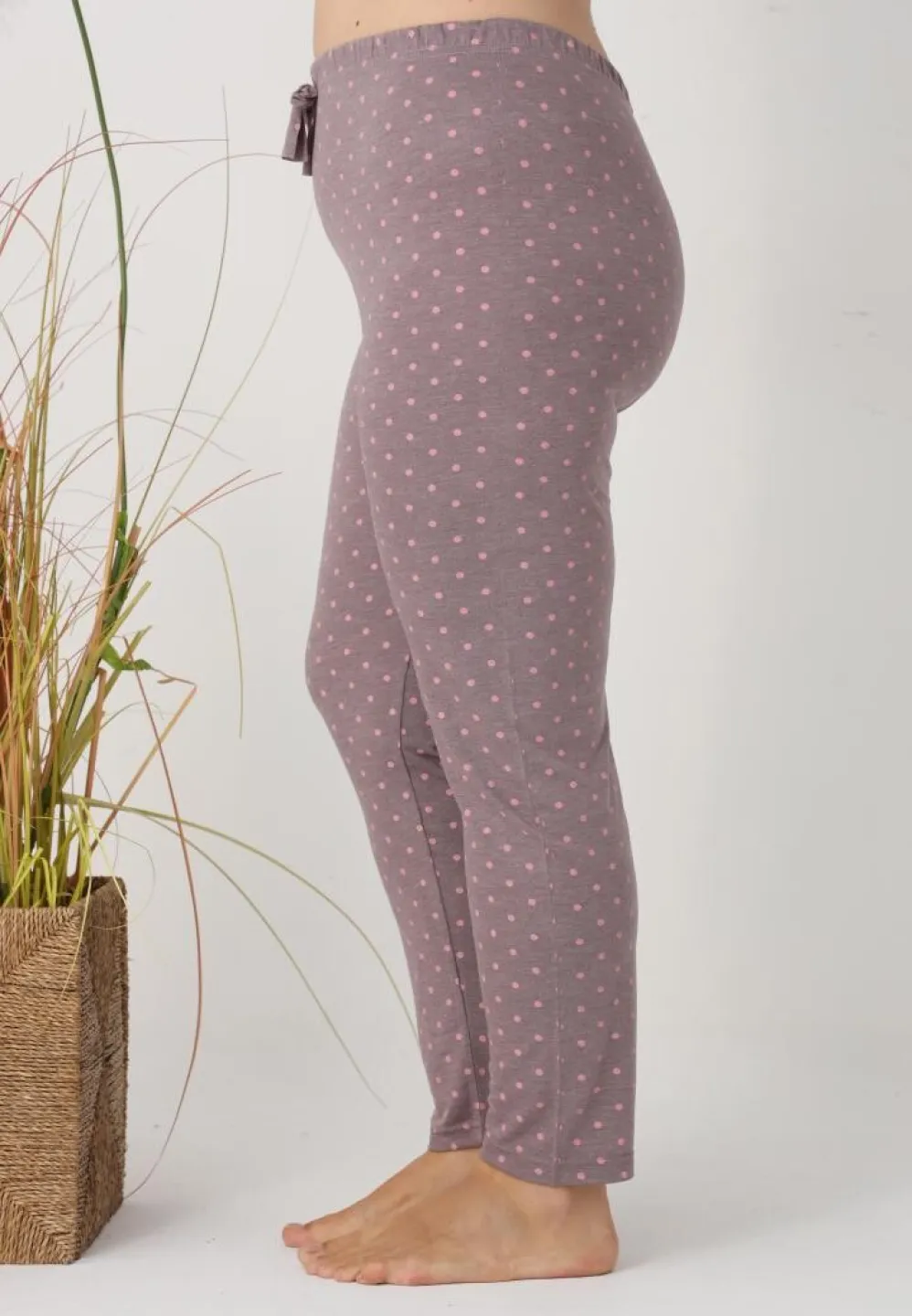 Pantaloni de pijama damă Big Size, model gri cu buline roz - 4