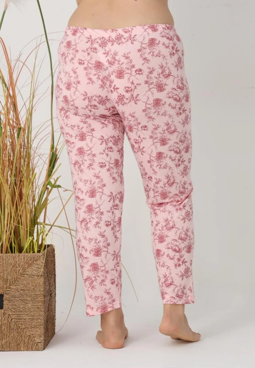 Pantaloni de pijama damă Big Size, model roz cu flori - 3