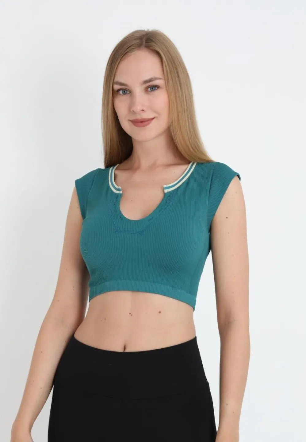 Tricou damă crop verde cu mânecă scurtă - 3