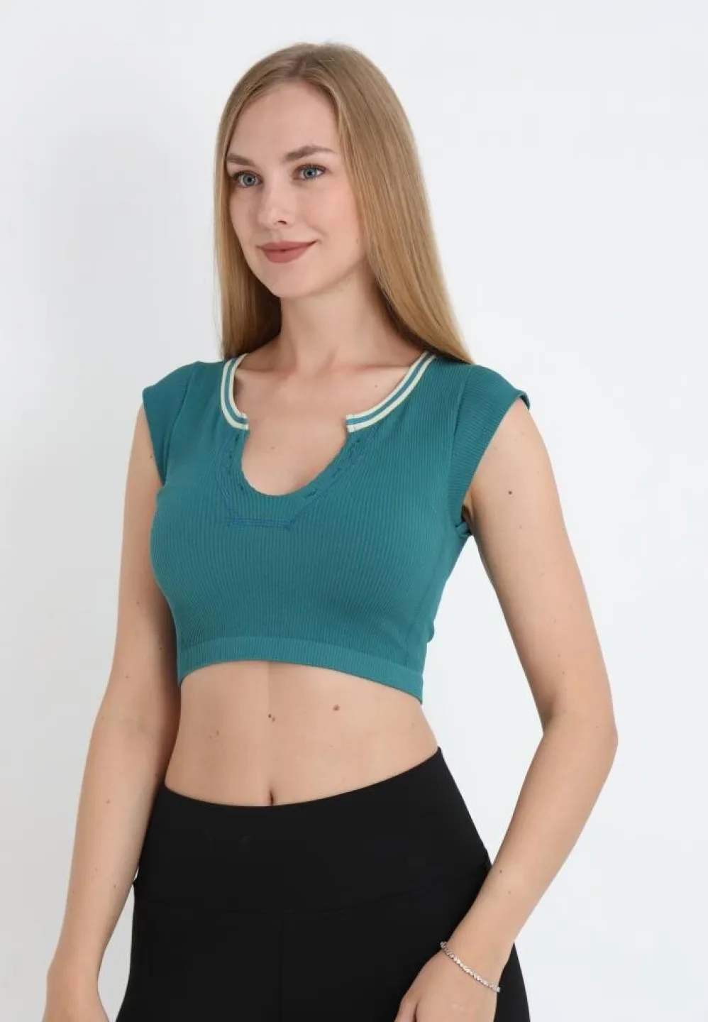 Tricou damă crop verde cu mânecă scurtă - 4
