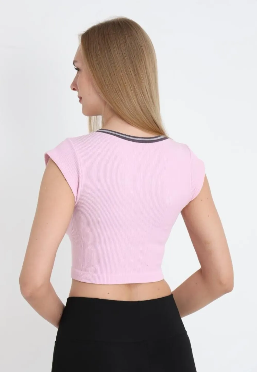 Tricou damă crop roz cu mânecă scurtă - 2