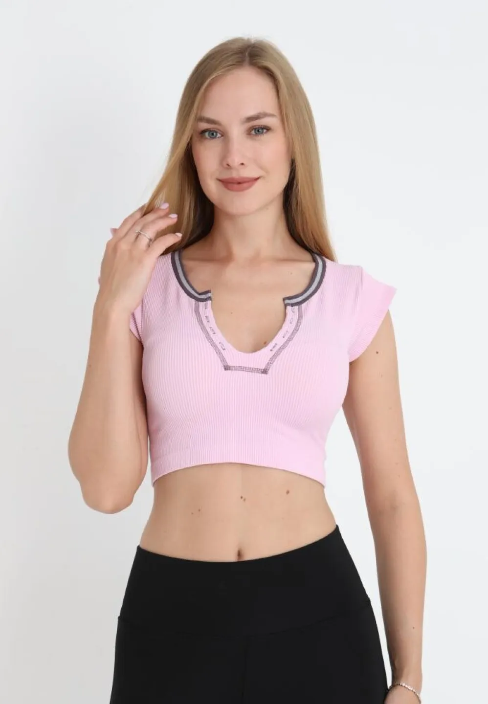 Tricou damă crop roz cu mânecă scurtă - 1