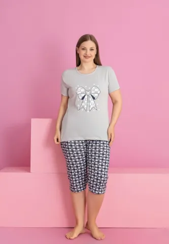 Pijama damă bumbac mărime mare tricou + pantaloni 3/4 imprimeu fundal – relaxare acasă