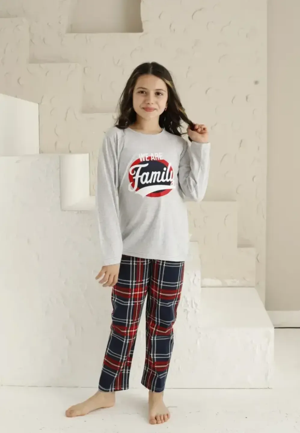 Pijama fete gri, bluză cu mânecă lungă și pantaloni lungi, imprimeu We Are Family - 3