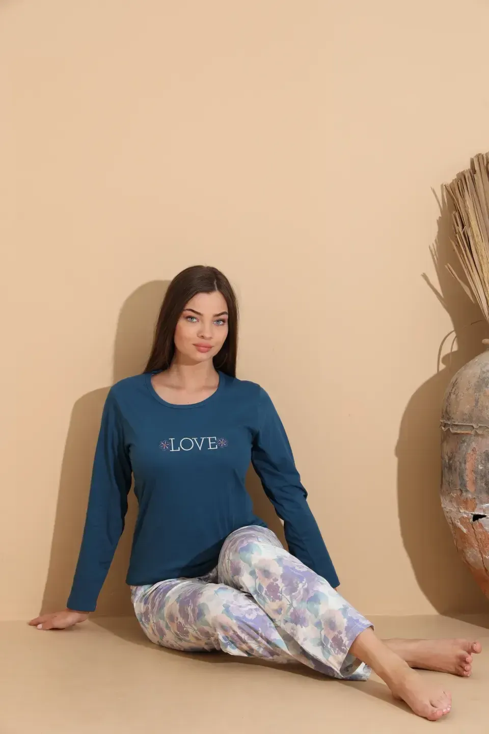 Pijama dama confort bleumarin cu imprimeu floral și mesaj „Love” - 3