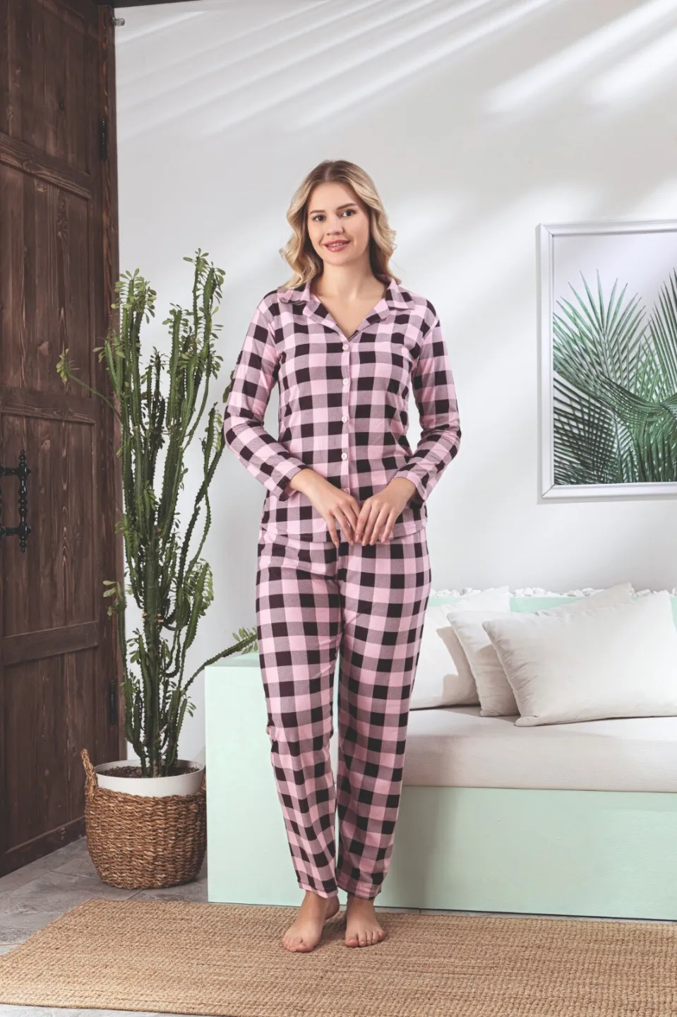 Pijama Dama Cămașă cu Nasturi și Pantaloni Roz, Model Cu Carou – Ideală pentru Relaxare Acasă - 1