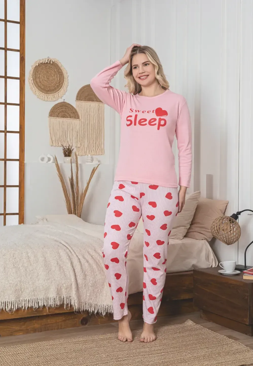 Pijama Dama Sweet Sleep – Pantaloni Roz cu Inimioare și Bluza cu Mâneci Lungi - 1