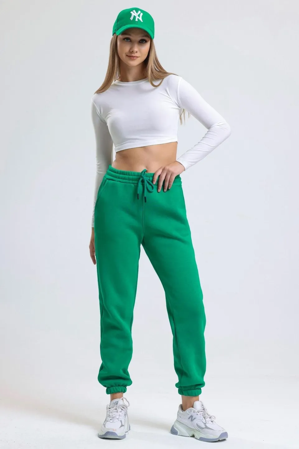 Pantalon de trening damă verde, cu buzunare - 1