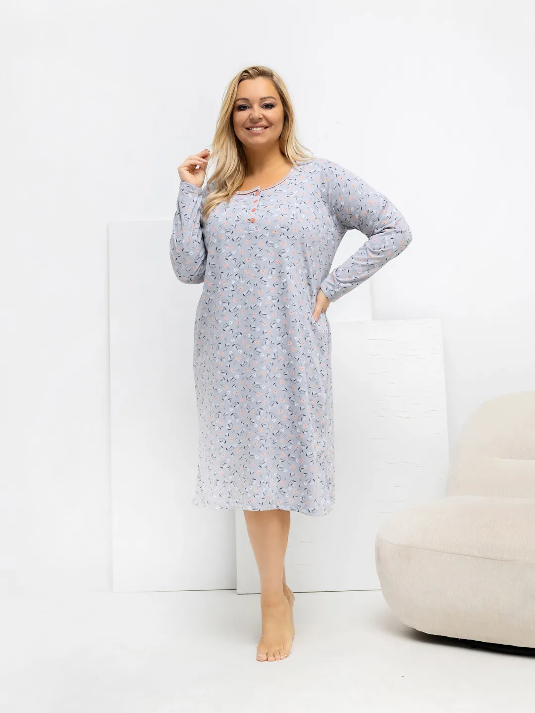 Cămașă de noapte damă mânecă lungă, mărimi mari, gri cu flori - 3